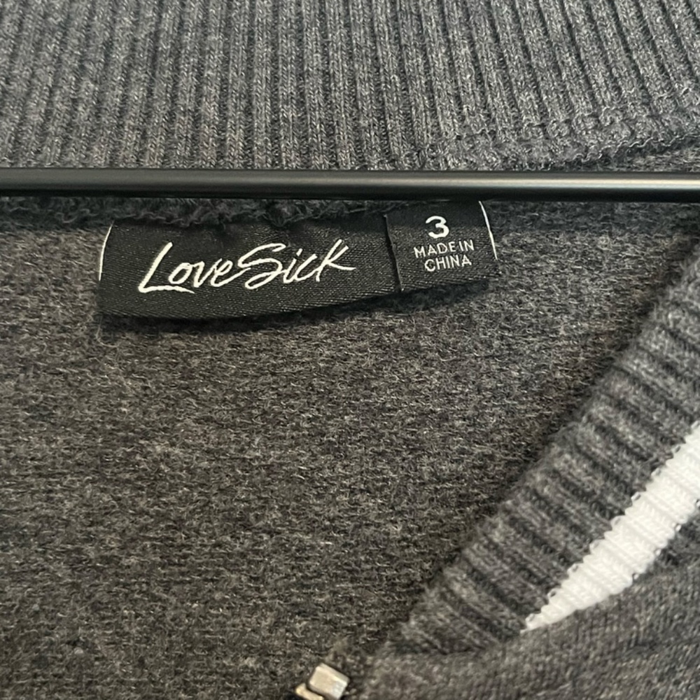 Torrid - LoveSick Skull Bolt Charcoal Heather Fleece Relaxed Bomber Jacket - 3X - Picture 7 of 10